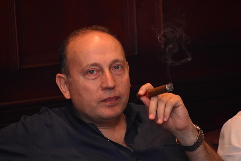 Smoky night at the Candles Lounge - Hilton Beirut Metropolitan Palace